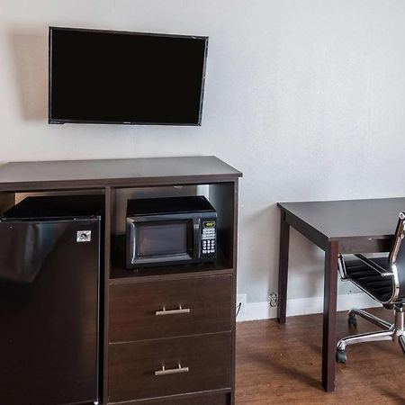 Econo Lodge Mineral Wells Buitenkant foto