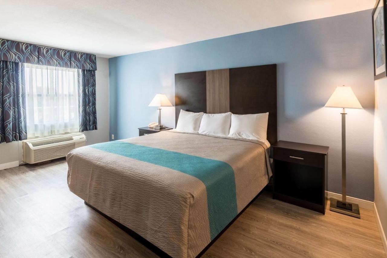 Econo Lodge Mineral Wells Buitenkant foto
