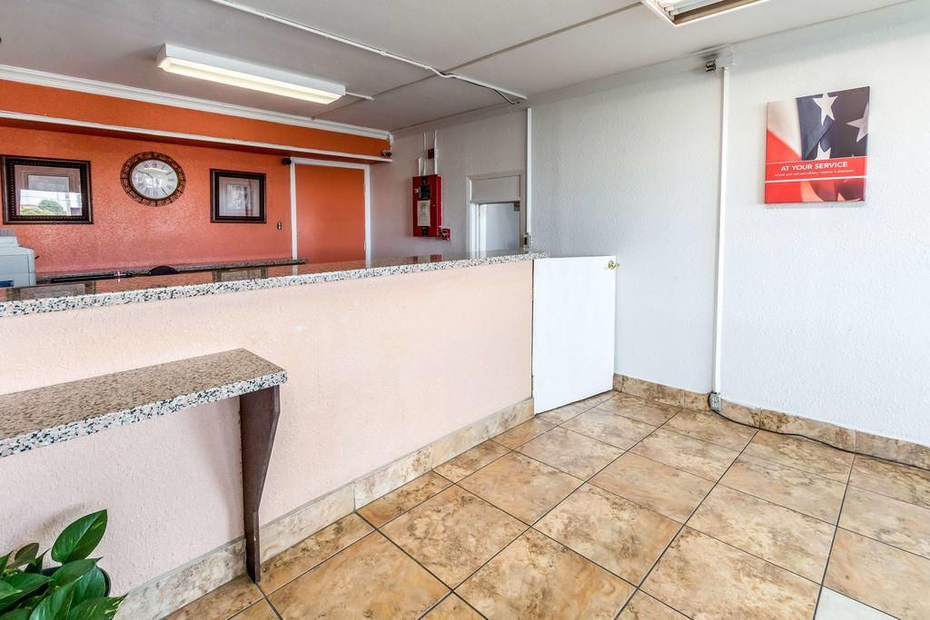 Econo Lodge Mineral Wells Buitenkant foto