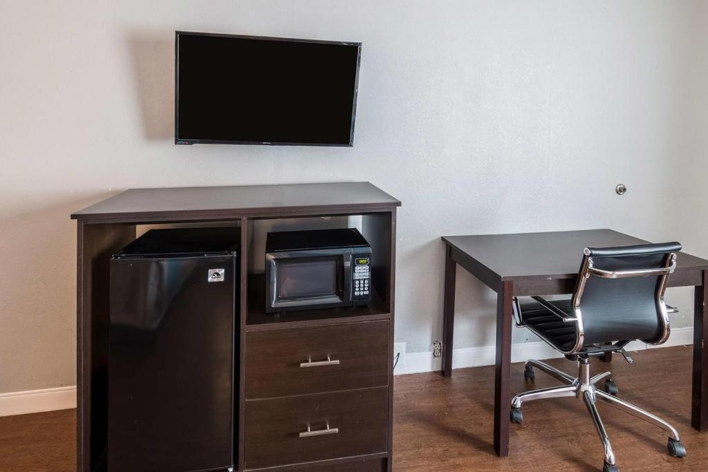 Econo Lodge Mineral Wells Buitenkant foto